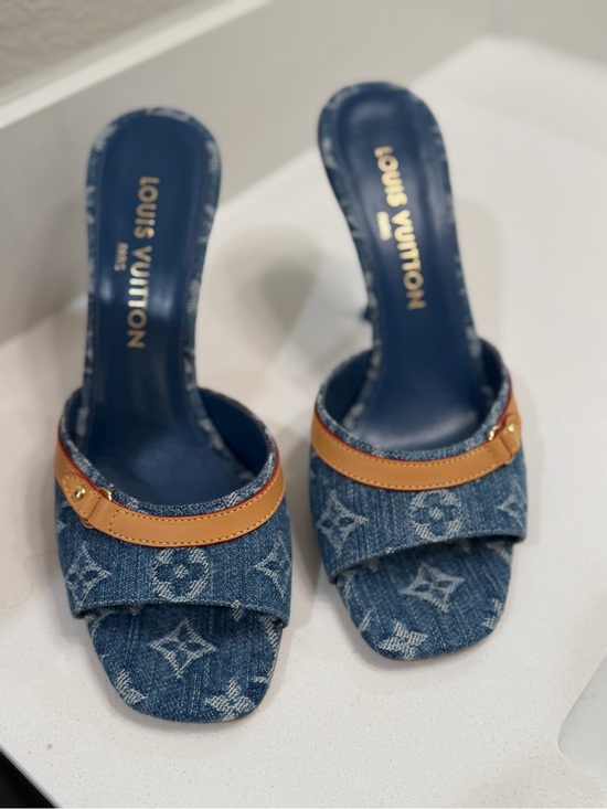 Louis Vuitton Shoes - Louis Vuitton women Denim Monogram Slip-On Sandals with Tan Trim
38.5